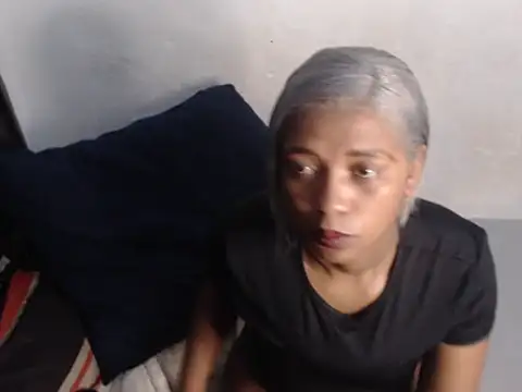 Snapshot of NawtyDiva4u chatting on 06/10/26, 04:01 NawtyDiva4u online show from 06/10/26, 04:01