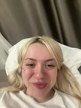 CassieCuteees online show from 04/25/26, 09:23