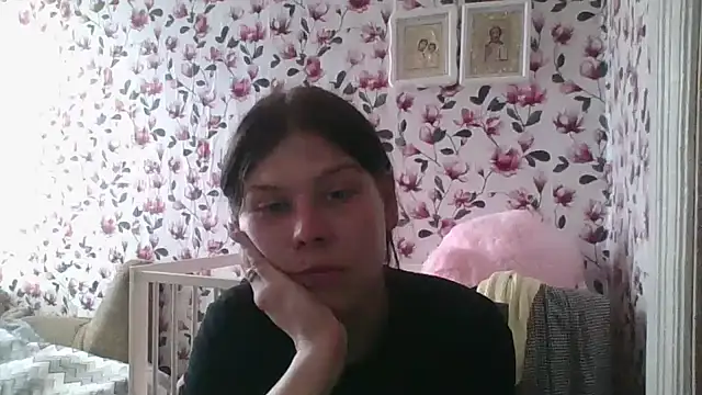 EmmaDavee online show from 04/25/26, 10:29