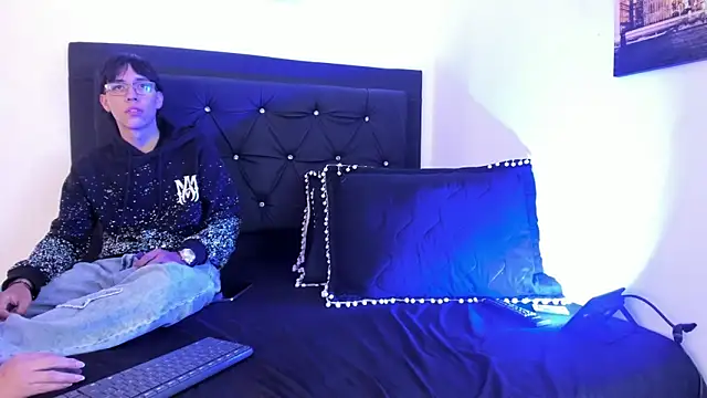 DANILO SMIT online show from 04/23/26, 08:22