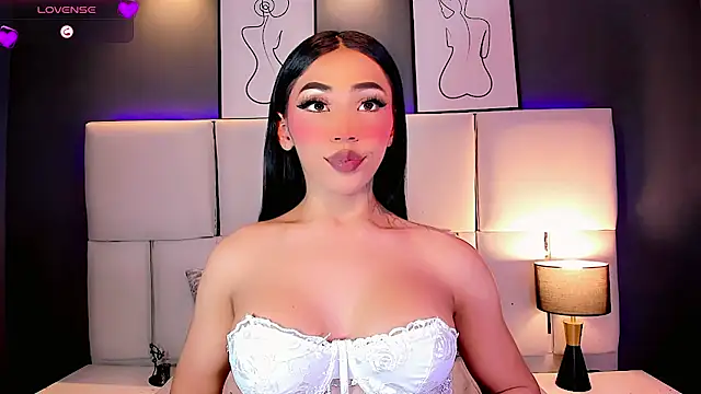 Snapshot of Aleisha_Beaumont chatting on 07/21/26, 09:50 Aleisha Beaumont online show from 07/21/26, 09:50
