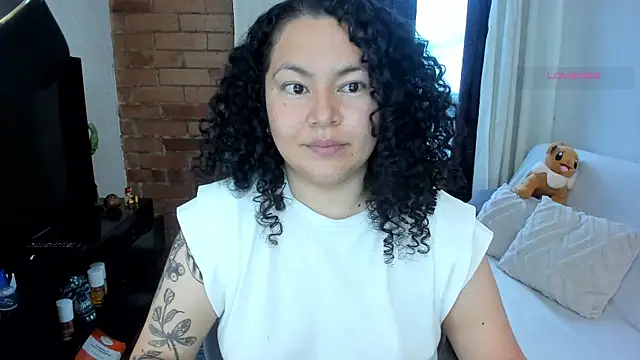 Snapshot of MissBronte chatting on 06/03/26, 10:59 MissBronte online show from 06/03/26, 10:59