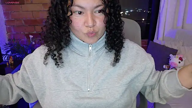 Snapshot of MissBronte chatting on 06/25/26, 01:49 MissBronte online show from 06/25/26, 01:49
