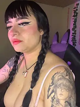 Snapshot of naeniademontyy chatting on 05/29/26, 11:36 naeniademontyy online show from 05/29/26, 11:36