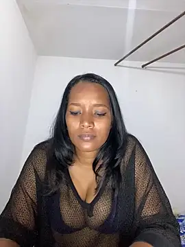 Snapshot of Stefany_03_ chatting on 05/15/26, 09:22 Stefany 03 online show from 05/15/26, 09:22