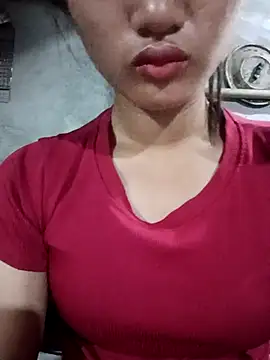 Snapshot of Rosie_LoveUU chatting on 04/27/26, 11:14 Rosie LoveUU online show from 04/27/26, 11:14