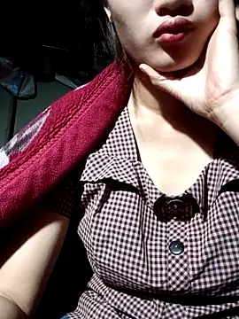 Snapshot of Rosie_LoveUU chatting on 05/02/26, 01:32 Rosie LoveUU online show from 05/02/26, 01:32