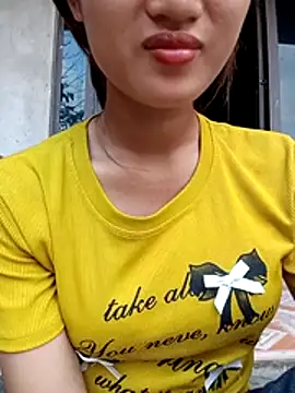 Snapshot of Rosie_LoveUU chatting on 05/20/26, 10:43 Rosie LoveUU online show from 05/20/26, 10:43