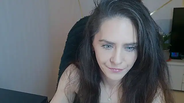 Snapshot of khalessi13 chatting on 05/01/26, 10:25 khalessi13 online show from 05/01/26, 10:25