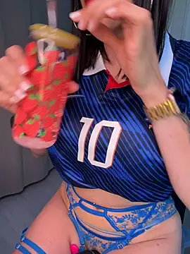 Giulia hood online show from 07/09/26, 12:42