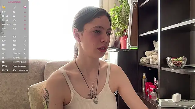 Snapshot of TuZezima chatting on 06/10/26, 03:11 TuZezima online show from 06/10/26, 03:11
