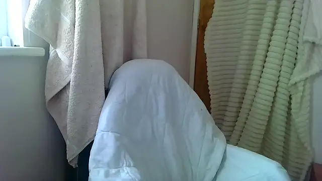 Snapshot of maskedilf chatting on 05/22/26, 07:08 maskedilf online show from 05/22/26, 07:08