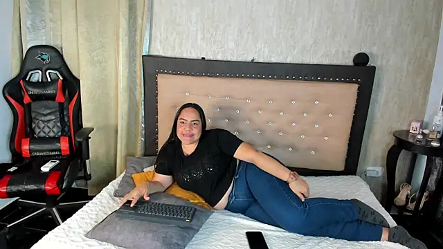 Zoedeleon online show from 05/09/26, 07:30