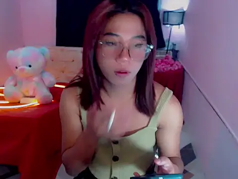 URsexyLylia online show from 05/26/26, 04:47