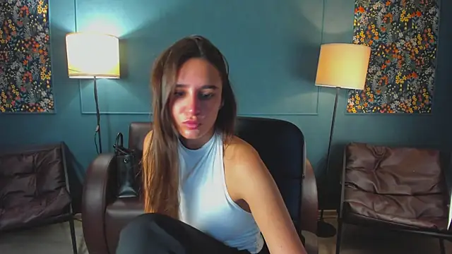 Snapshot of NicoleWells22 chatting on 05/15/26, 03:57 NicoleWells22 online show from 05/15/26, 03:57