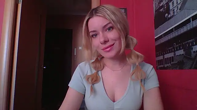 Softy Aura  online show from 05/18/26, 09:59