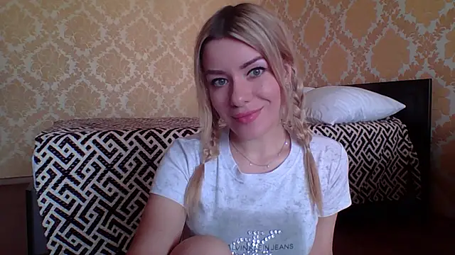 Softy Aura  online show from 05/28/26, 01:19