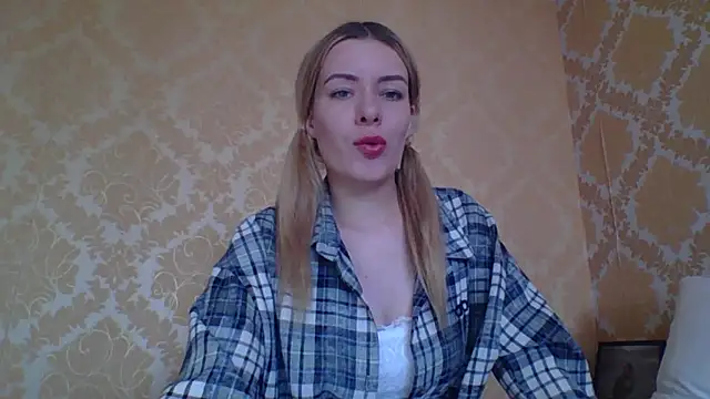 Softy Aura  online show from 06/16/26, 02:09