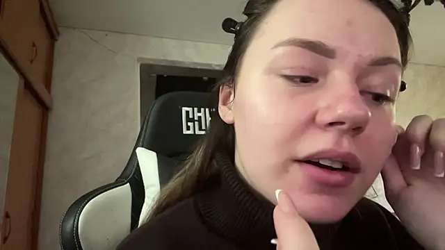 LeslySerna online show from 04/24/26, 09:01