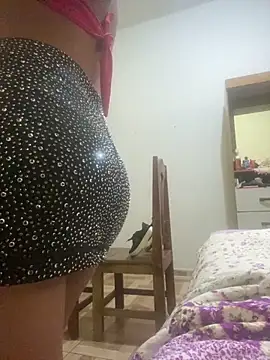 paulinha20230 online show from 04/25/26, 07:00