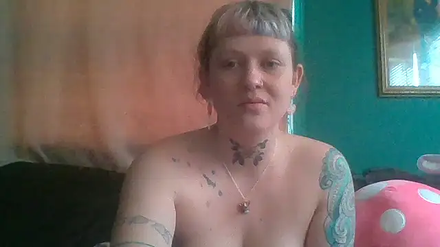Snapshot of RosieSwitchBitch chatting on 05/07/26, 04:56 RosieSwitchBitch online show from 05/07/26, 04:56