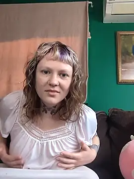 Snapshot of RosieSwitchBitch chatting on 05/12/26, 12:02 RosieSwitchBitch online show from 05/12/26, 12:02
