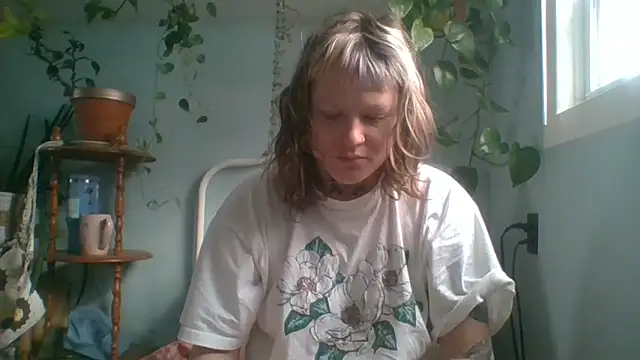Snapshot of RosieSwitchBitch chatting on 05/19/26, 11:05 RosieSwitchBitch online show from 05/19/26, 11:05