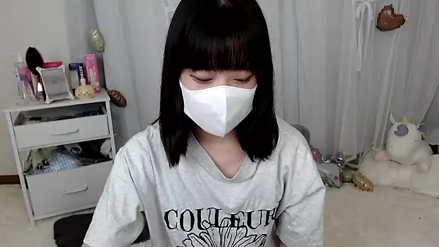 Snapshot of mii__tan chatting on 06/06/26, 03:11 mii tan online show from 06/06/26, 03:11
