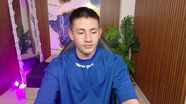Snapshot of Andres_Tay chatting on 05/26/26, 02:40 Andres Tay online show from 05/26/26, 02:40