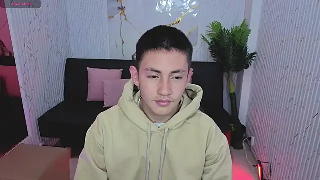 Snapshot of Andres_Tay chatting on 05/27/26, 09:01 Andres Tay online show from 05/27/26, 09:01