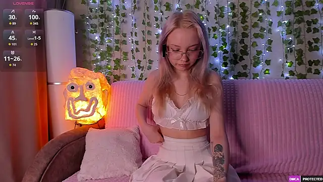  CloudNine  online show from 04/26/26, 02:09