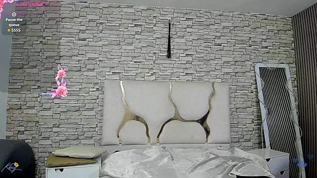Yenn tay online show from 06/14/26, 11:45