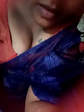 Snapshot of Tamil_Hot_HoneyBee chatting on 05/25/26, 03:56 Tamil Hot HoneyBee online show from 05/25/26, 03:56