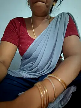 Snapshot of Tamil_Hot_HoneyBee chatting on 06/25/26, 06:56 Tamil Hot HoneyBee online show from 06/25/26, 06:56