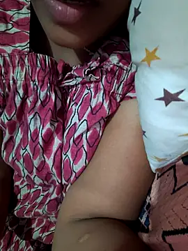 Snapshot of Tamil_Hot_HoneyBee chatting on 07/18/26, 05:06 Tamil Hot HoneyBee online show from 07/18/26, 05:06