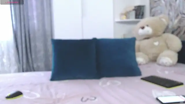 Snapshot of AnnabelleCaramel chatting on 07/13/26, 03:20 AnnabelleCaramel online show from 07/13/26, 03:20