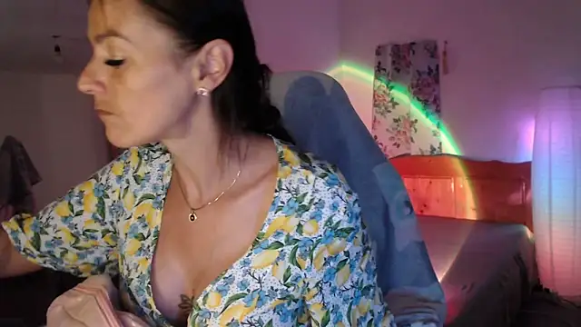 Snapshot of missydiorr10 chatting on 05/26/26, 10:44 missydiorr10 online show from 05/26/26, 10:44
