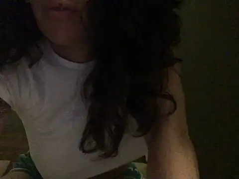 Snapshot of claraxloveuse chatting on 05/19/26, 08:48 claraxloveuse online show from 05/19/26, 08:48