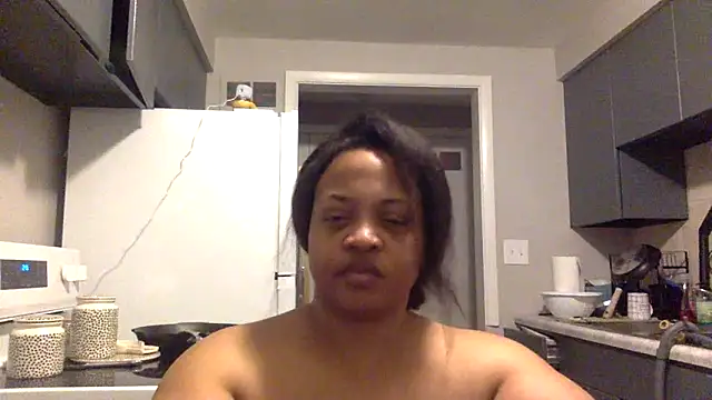 Snapshot of richierichelle chatting on 05/18/26, 07:47 richierichelle online show from 05/18/26, 07:47