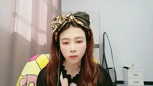 xiaoxiaohong030 online show from 06/07/26, 07:56