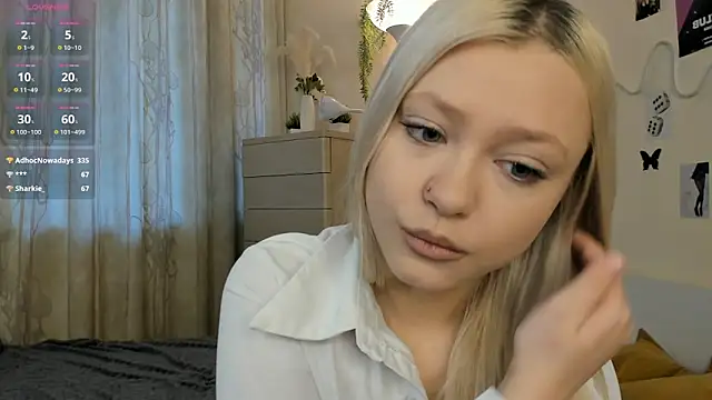 Snapshot of MidnightPoise chatting on 05/15/26, 04:52 MidnightPoise online show from 05/15/26, 04:52