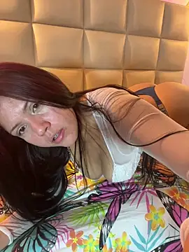 Snapshot of Dhapnee chatting on 05/10/26, 12:16 Dhapnee online show from 05/10/26, 12:16