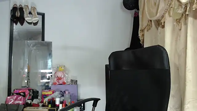 nadia  abaud online show from 07/17/26, 01:12
