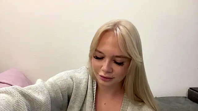 GooLana online show from 04/25/26, 03:09