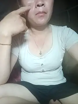 Snapshot of Lella_01 chatting on 06/05/26, 06:52 Lella 01 online show from 06/05/26, 06:52