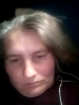 Snapshot of IrisMaris37 chatting on 05/13/26, 07:17 IrisMaris37 online show from 05/13/26, 07:17