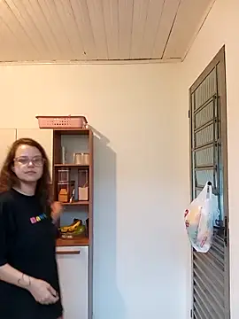 LunnaKitten online show from 04/27/26, 10:46