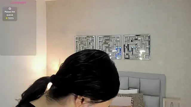 Snapshot of sofia__thompson chatting on 05/16/26, 12:29 sofia thompson online show from 05/16/26, 12:29