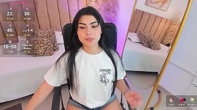 Snapshot of SofiVelvet_ chatting on 05/04/26, 01:29 SofiVelvet online show from 05/04/26, 01:29