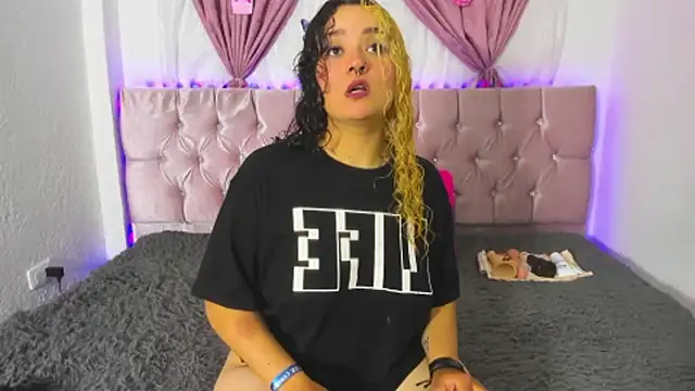 Catherine And Tara online show from 06/12/26, 08:19